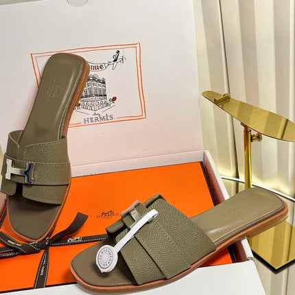 HM 26S ORAN SANDALS IN OLIVE BROWN EPSOM CALFSKIN SILVER HARDWARE