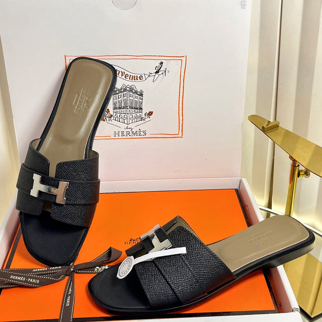 HM 26S ORAN SANDALS IN BLACK EPSOM CALFSKIN SILVER HARDWARE