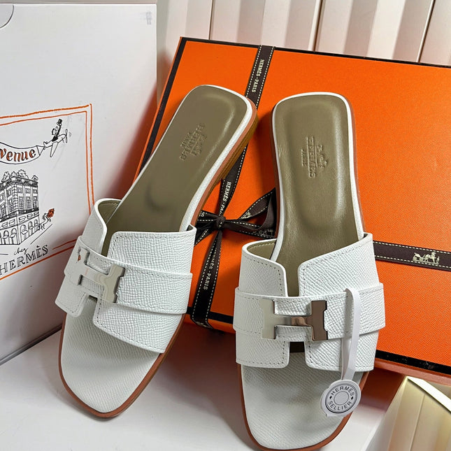 HM 26S ORAN SANDALS IN WHITE EPSOM CALFSKIN SILVER HARDWARE