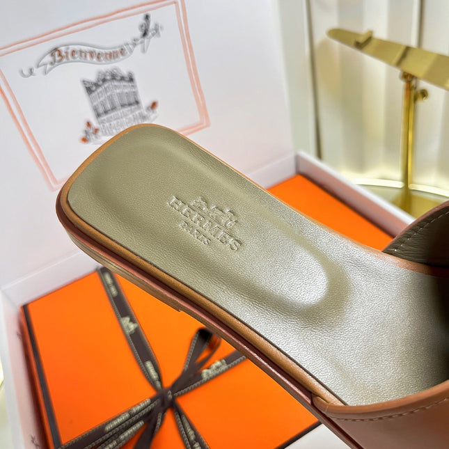 HM 26S ORAN SANDALS IN CARAMEL BROWN CALFSKIN SILVER HARDWARE