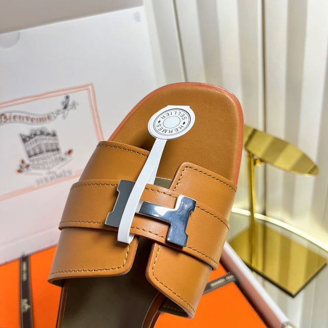 HM 26S ORAN SANDALS IN CARAMEL BROWN CALFSKIN SILVER HARDWARE