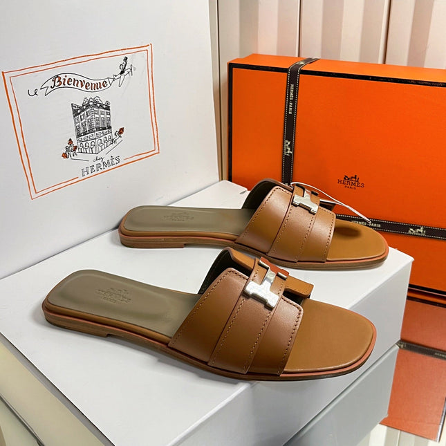 HM 26S ORAN SANDALS IN CARAMEL BROWN CALFSKIN SILVER HARDWARE