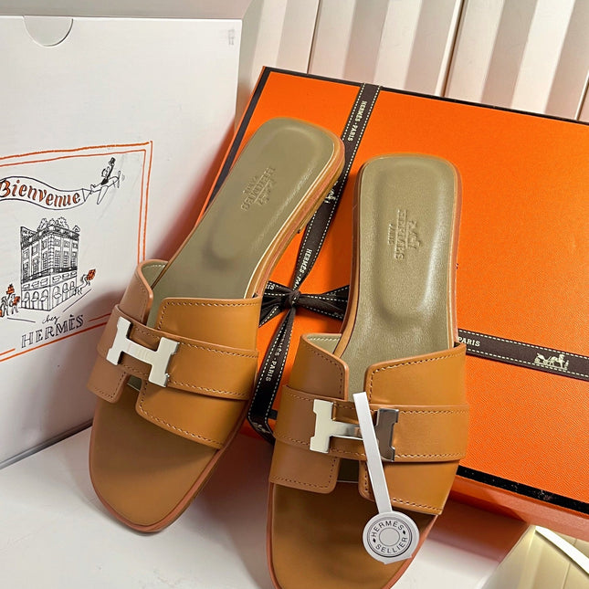 HM 26S ORAN SANDALS IN CARAMEL BROWN CALFSKIN SILVER HARDWARE