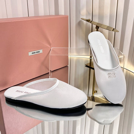 MIUMIU 26S FLAT MULES IN WHITE FABRIC AND LEATHER