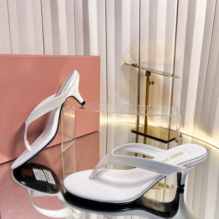 MIUMIU 26S THONG HEELED SANDALS 50 MM IN WHITE LAMBSKIN AND SATIN