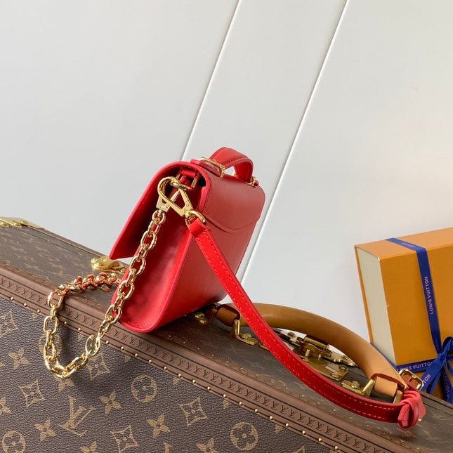 WALLET ON CHAIN CAPUCINES 23 IN RED SMOOTH CALFSKIN GOLD HARDWARE