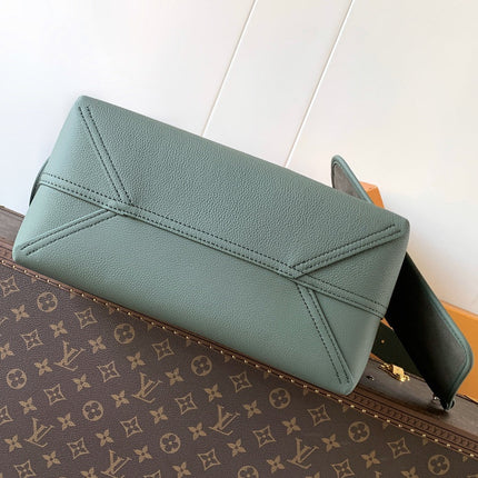 LV 26S VERSO HOBO BAG 33 IN PASTEL GREEN CALFSKIN