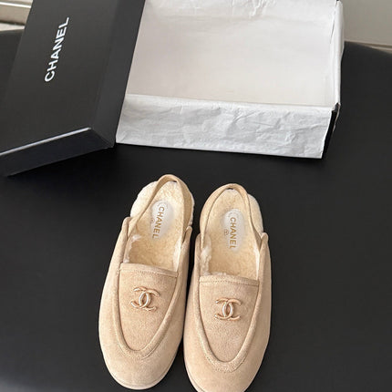 CHANEL 26S SLINGBACK LOAFERS IN BEIGE SUEDE AND SHEARLING LINING