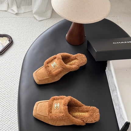 CHANEL 26S MULES IN BROWN SHEARLING AND SUEDE