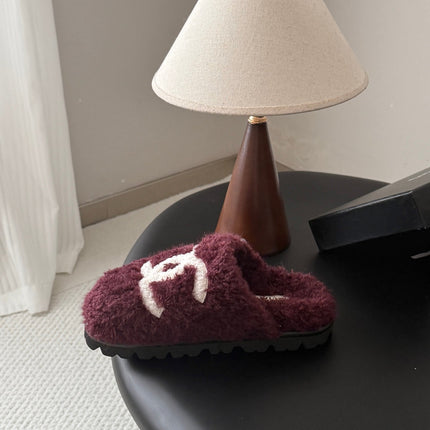 CHANEL 26S SLIDE SANDALS IN BURGUNDY SHEARLING UPPER AND LINING WITH WHITE CC LOGO