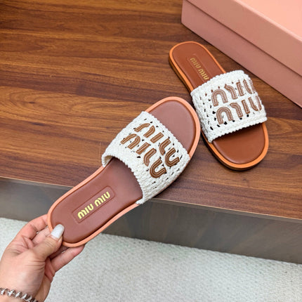 MIUMIU 26S CROCHET SLIDE SANDALS IN WHITE WOOL AND BROWN CALFSKIN