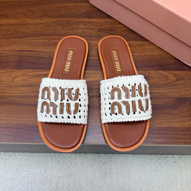 MIUMIU 26S CROCHET SLIDE SANDALS IN WHITE WOOL AND BROWN CALFSKIN