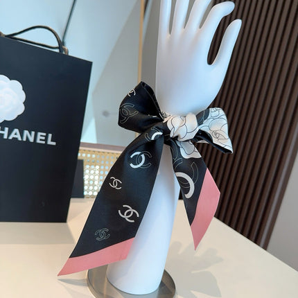 CHANEL 26S TWILLY SCARF 120 IN SILK 433683