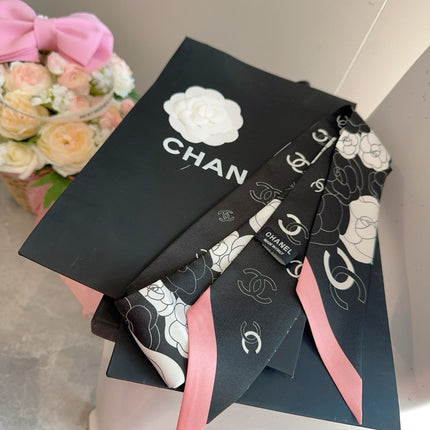 CHANEL 26S TWILLY SCARF 120 IN SILK 433683
