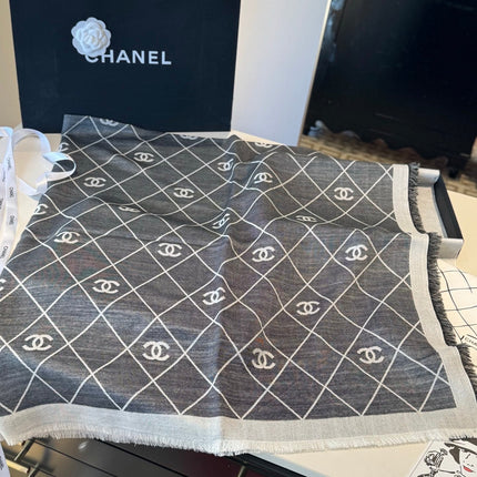 CHANEL 26S SCARF 140 IN SILK AND CASHMERE 504429