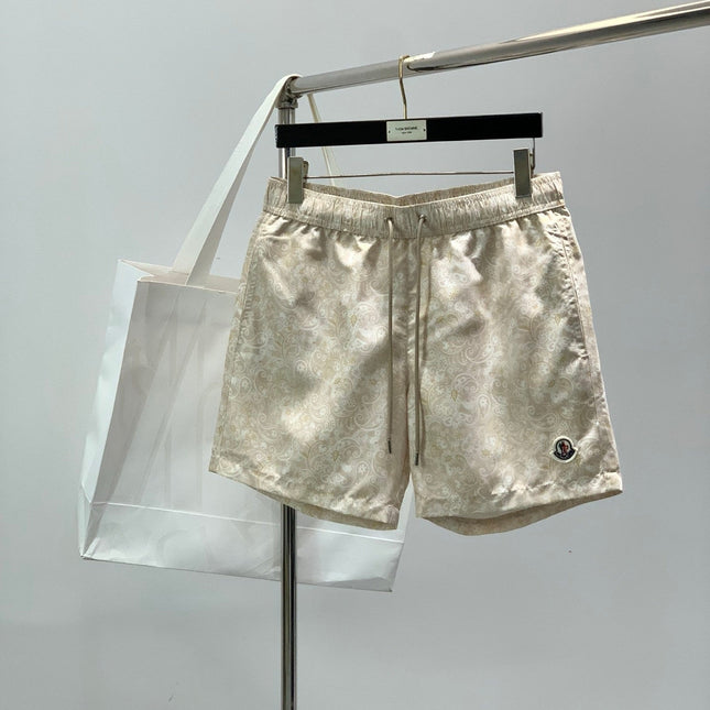 MONCLER 26S SHORTS 687