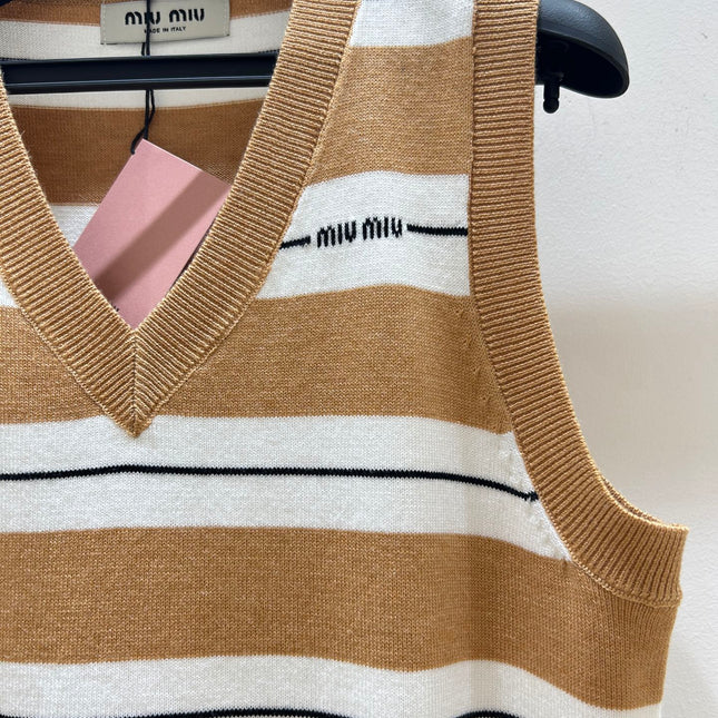 MIUMIU KNIT VEST STYLE 840
