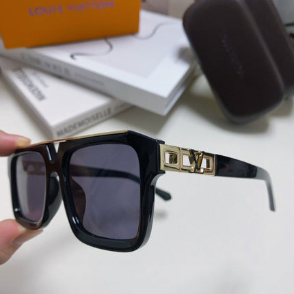 MASCOT PILOT SQUARE SUNGLASS 581378 IN BLACK ACETATE GOLD METAL