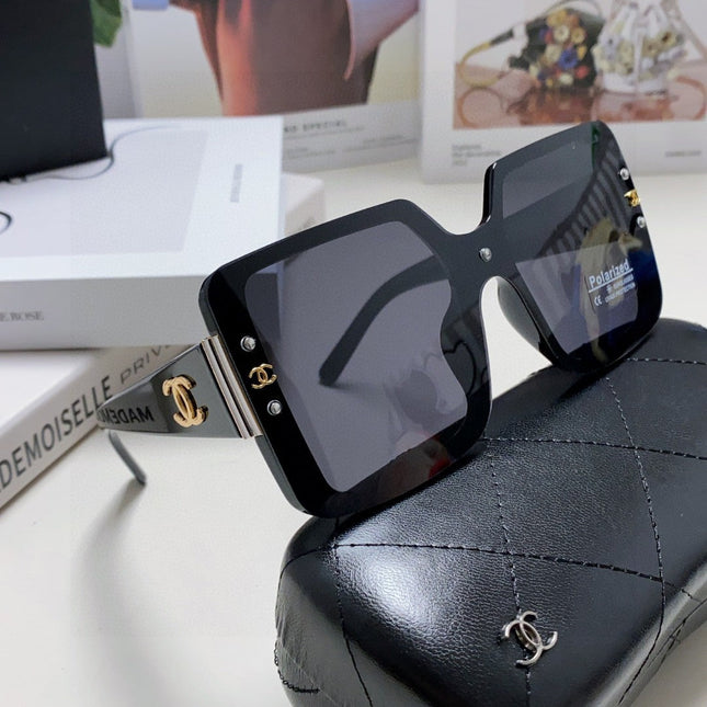 CHANEL 26S OVERSIZED SQUARE SHAPE IN ACETATE 399830