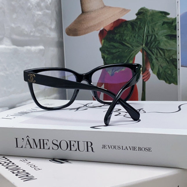 SQUARE SUNGLASSES 632890 IN BLACK ACETATE