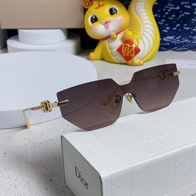 MONTAIGNE SUNGLASS 563192 IN GOLD METAL BROWN SMOKE LENSES