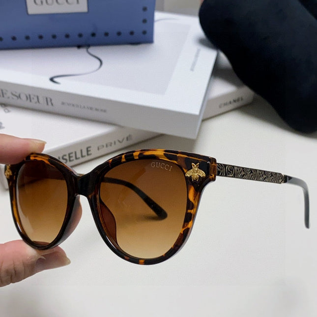 BEE EMBELLISHED BUTTERFLY FRAME SUNGLASSES 570242 IN ACETATE
