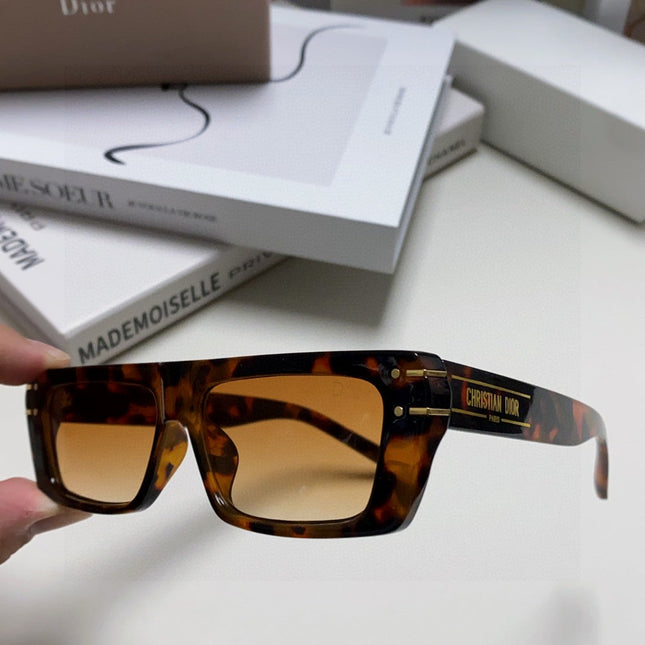 SIGNATURE SUNGLASS 571587 IN HAVANA ACETATE