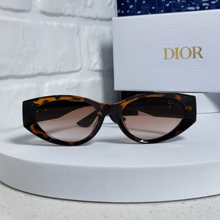 MONTAIGNE SUNGLASS 578114 IN HAVANA ACETATE