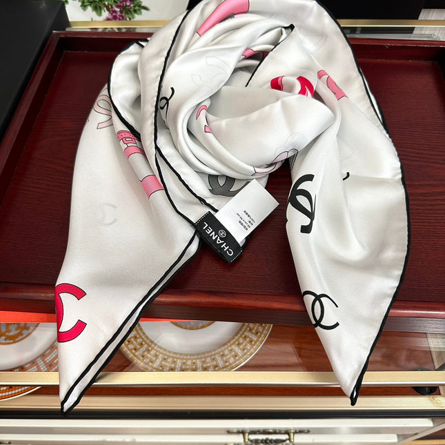 CHANEL 26S SCARF 90 IN SILK 309279