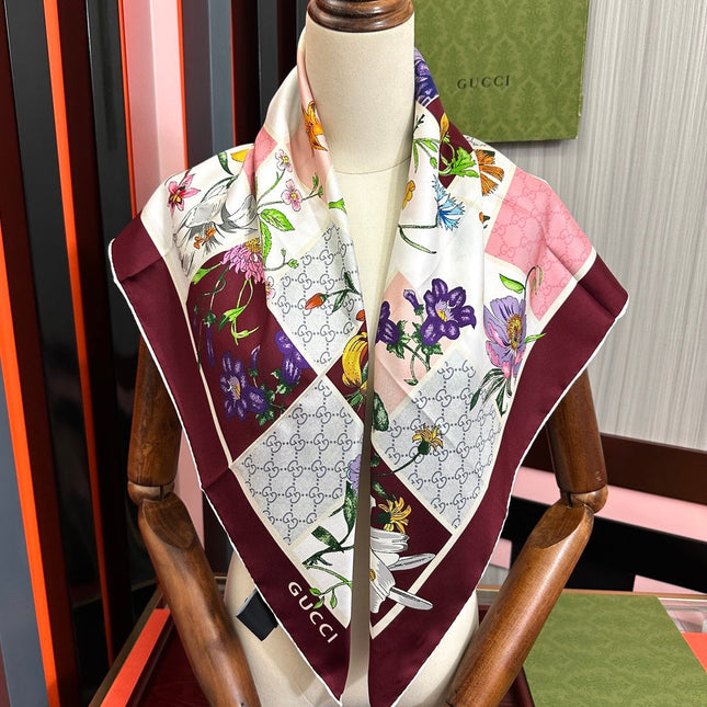 GUCCI 26S SCARF 90 IN SILK 311896