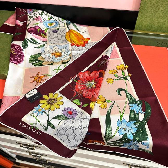 GUCCI 26S SCARF 90 IN SILK 311896