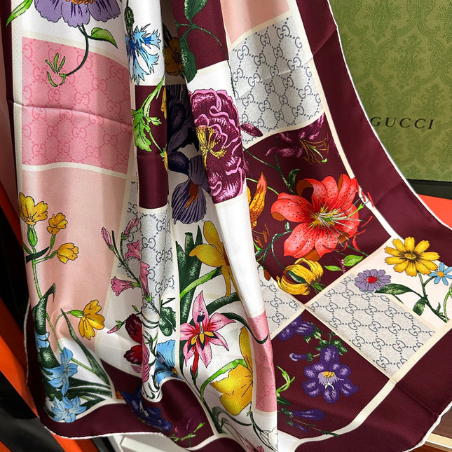 GUCCI 26S SCARF 90 IN SILK 311896