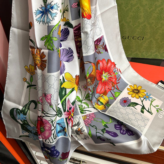 GUCCI 26S SCARF 90 IN SILK 311897