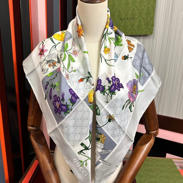 GUCCI 26S SCARF 90 IN SILK 311897