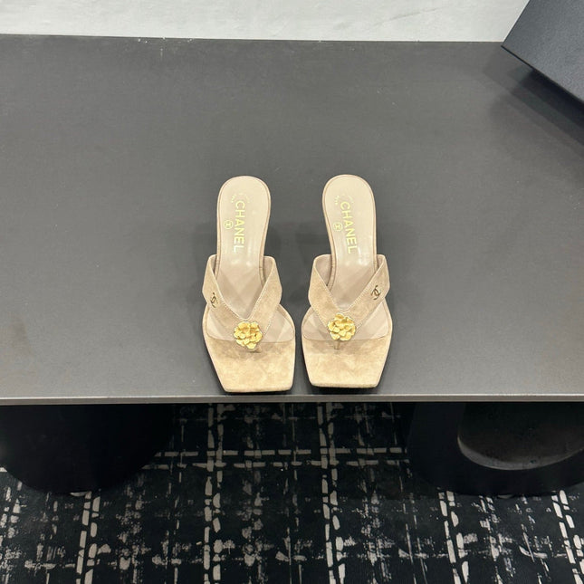 CHANEL 26S HIGH-HEEL THONG SANDALS IN BEIGE SUEDE WITH FLOWER DETAIL