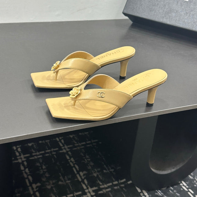 CHANEL 26S HIGH-HEEL THONG SANDALS IN LIGHT YELLOW LAMBSKIN WITH FLOWER DETAIL
