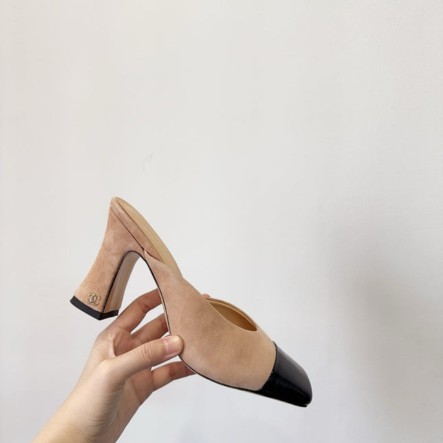 CHANEL MULES IN BLACK AND BEIGE SUEDE