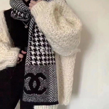 CHANEL 25S SCARF 190 CM IN CASHMERE 943827