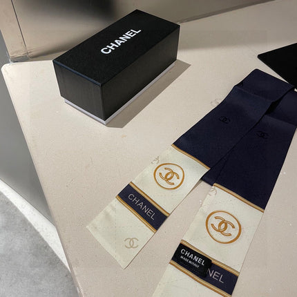 CHANEL 26S TWILLY SCARF IN SILK 424005