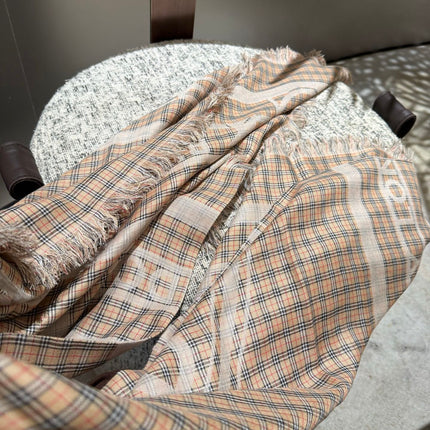 BURBERRY 26S SCARF 130CM IN CASHMERE 215168