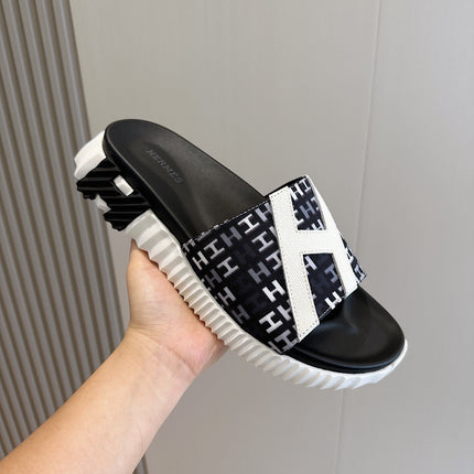 HM SLIPPERS BLACK MONOGRAM CANVAS
