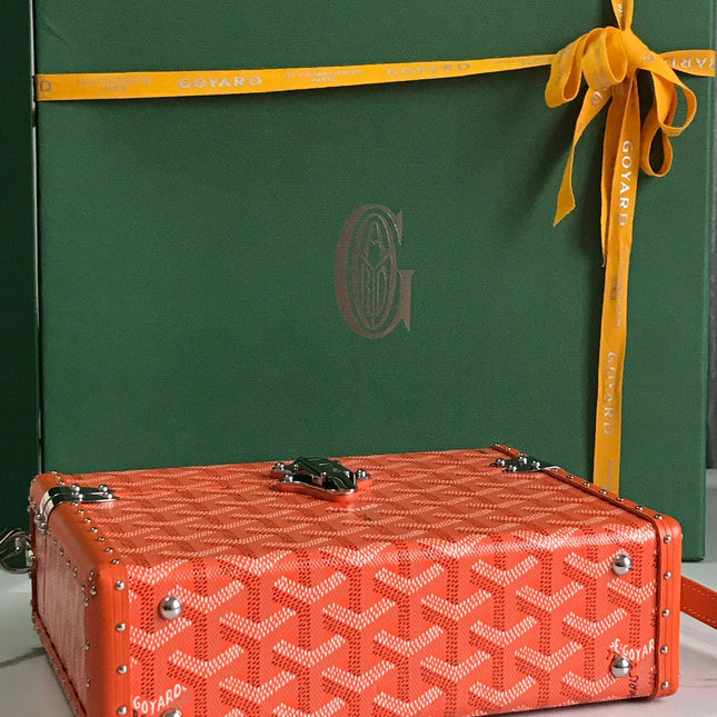 CASSETTE TRUNK BAG 21 IN RED GOYARDINE CANVAS & CLAMECY COWHIDE