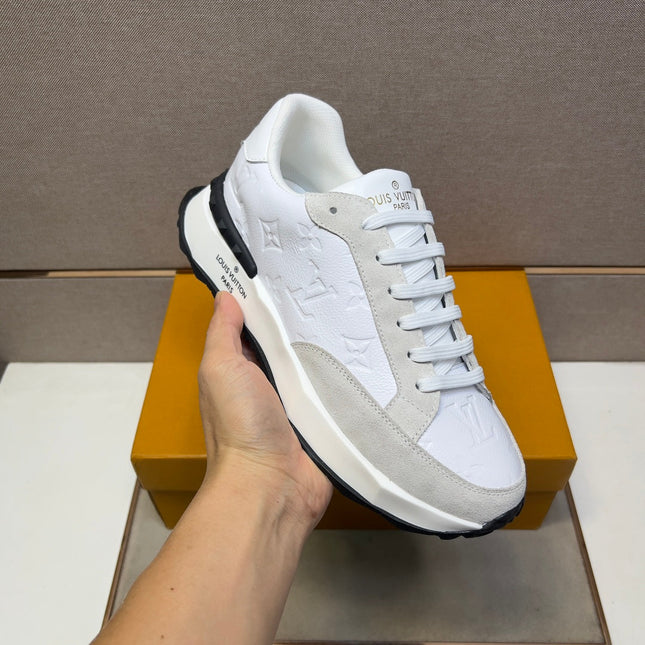 LV TRAINER SNEAKER WHITE EMBOSSED CALFSKIN AND GREY SUEDE