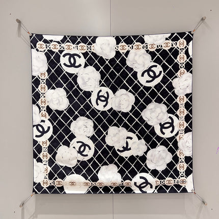 CHANEL 26S SCARF 90 IN SILK 311804
