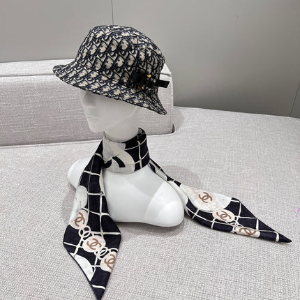 CHANEL 26S SCARF 90 IN SILK 311804