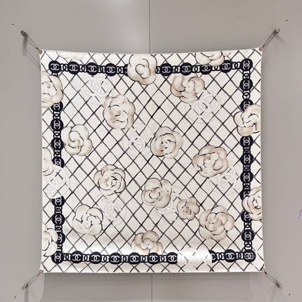 CHANEL 26S SCARF 90 IN SILK 311805
