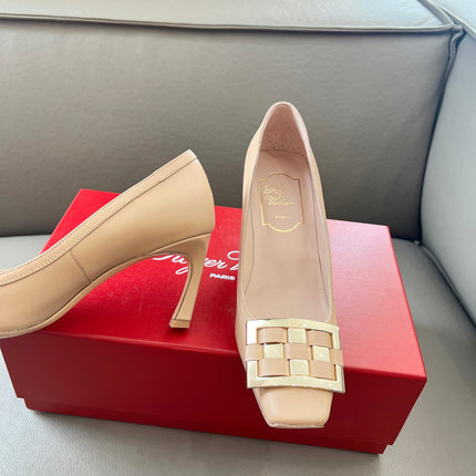 TROMPETTE BALLERINAS PUMPS IN NUDE SHINY CALFSKIN GOLD BUCKLE