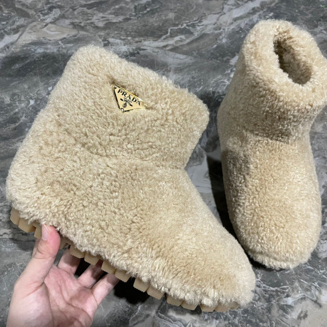 PRADA 26S ANKLE BOOTS IN BEIGE FUR