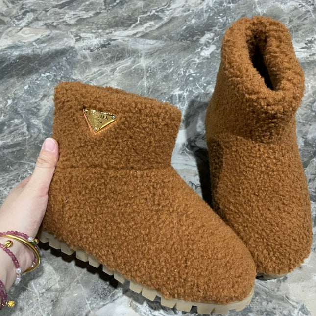 PRADA 26S ANKLE BOOTS IN CARAMEL BROWN FUR