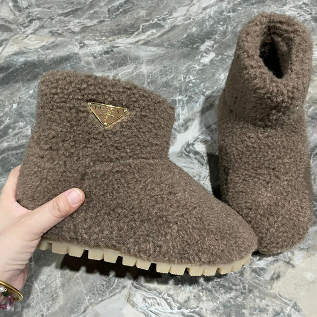 PRADA 26S ANKLE BOOTS IN DARK BROWN FUR
